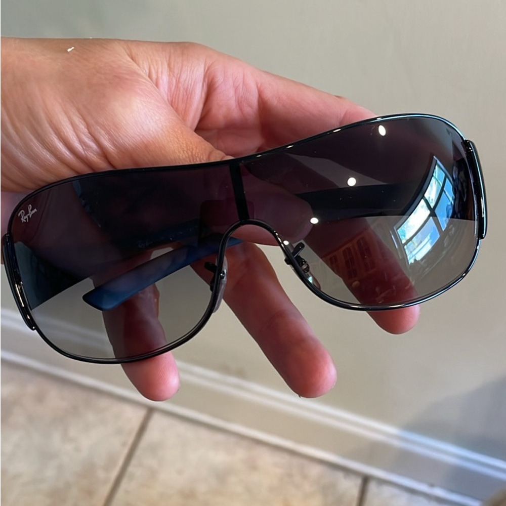 Ray-Ban Black Sunglasses